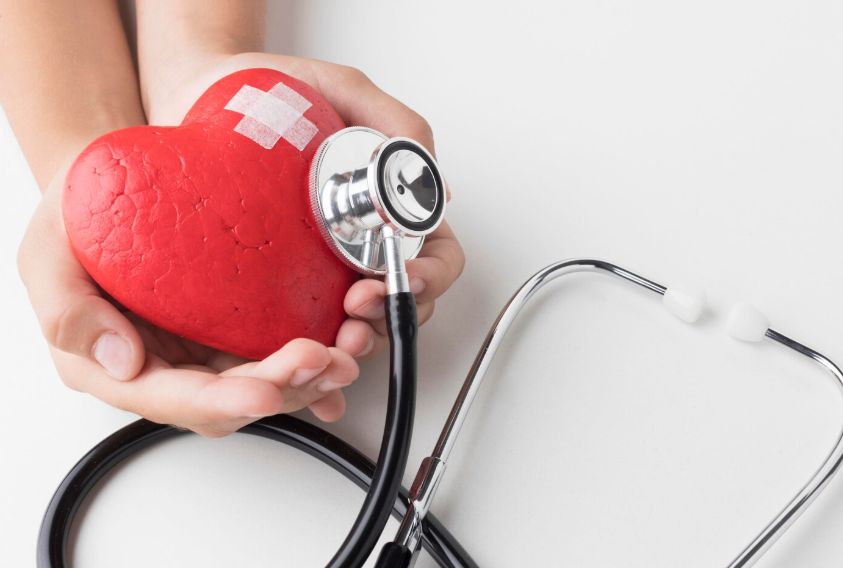 Milioane de oameni consumă zilnic BĂUTURA care crește riscul de atac de cord...