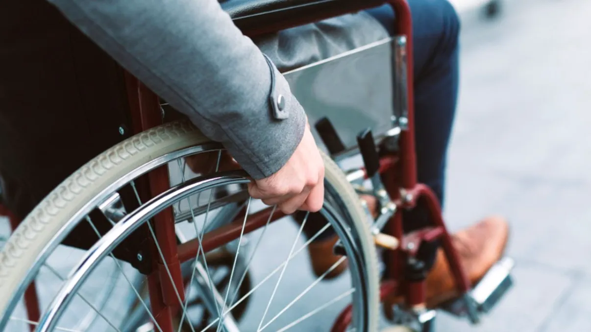 Iată suma pe care o primesc românii cu pensie de invaliditate dacă au…