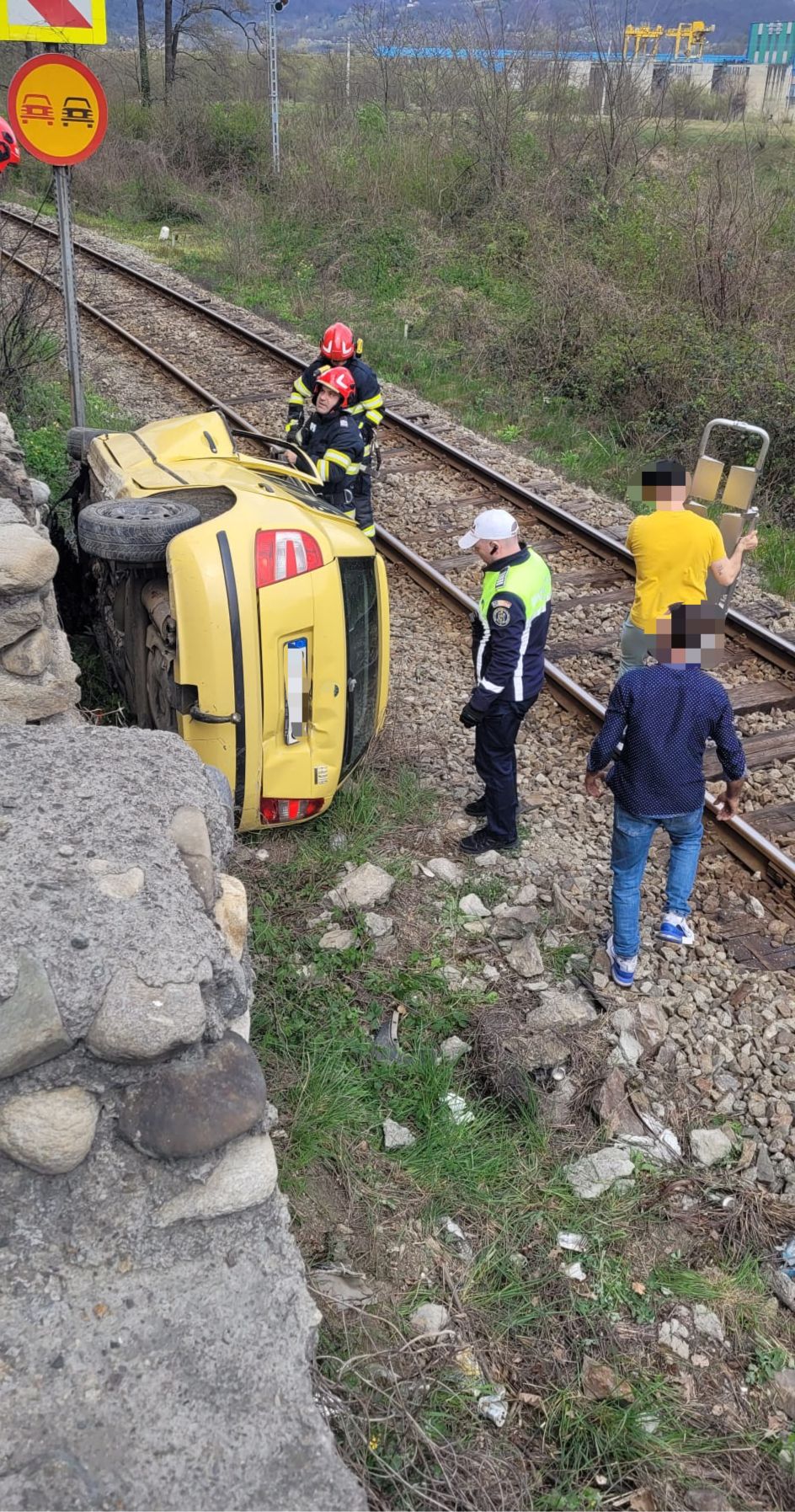 IMPACT FRONTAL devastator pe DN7 după ce o mașină a ajuns DIRECT pe…