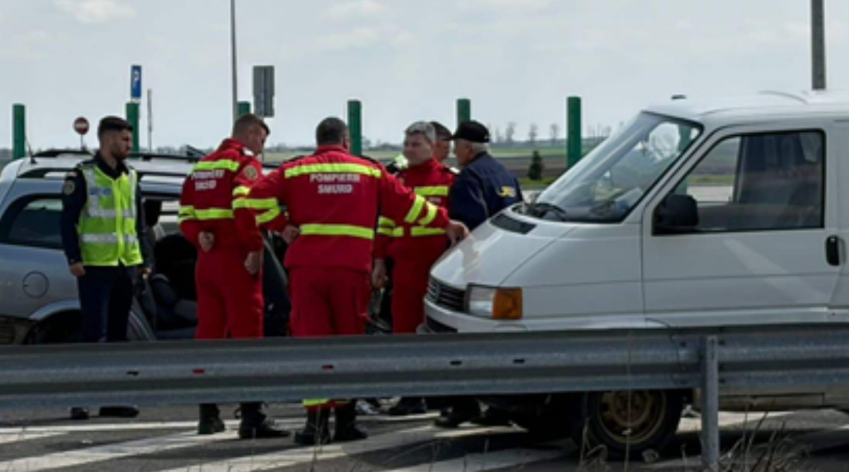 DEZASTRU pe șosea după ce două vehicule s-au izbit, iar salvatorii au găsit…