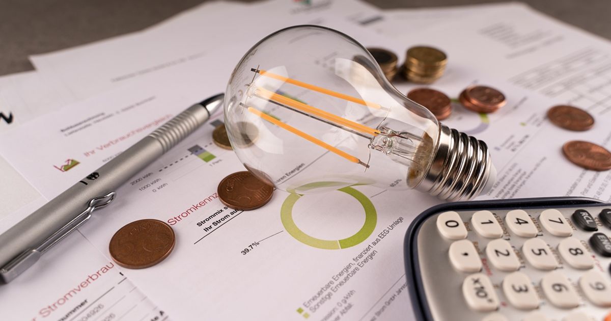 Românii vor plăti FACTURI mai mici după ce s-a decis schimbarea cursului de…