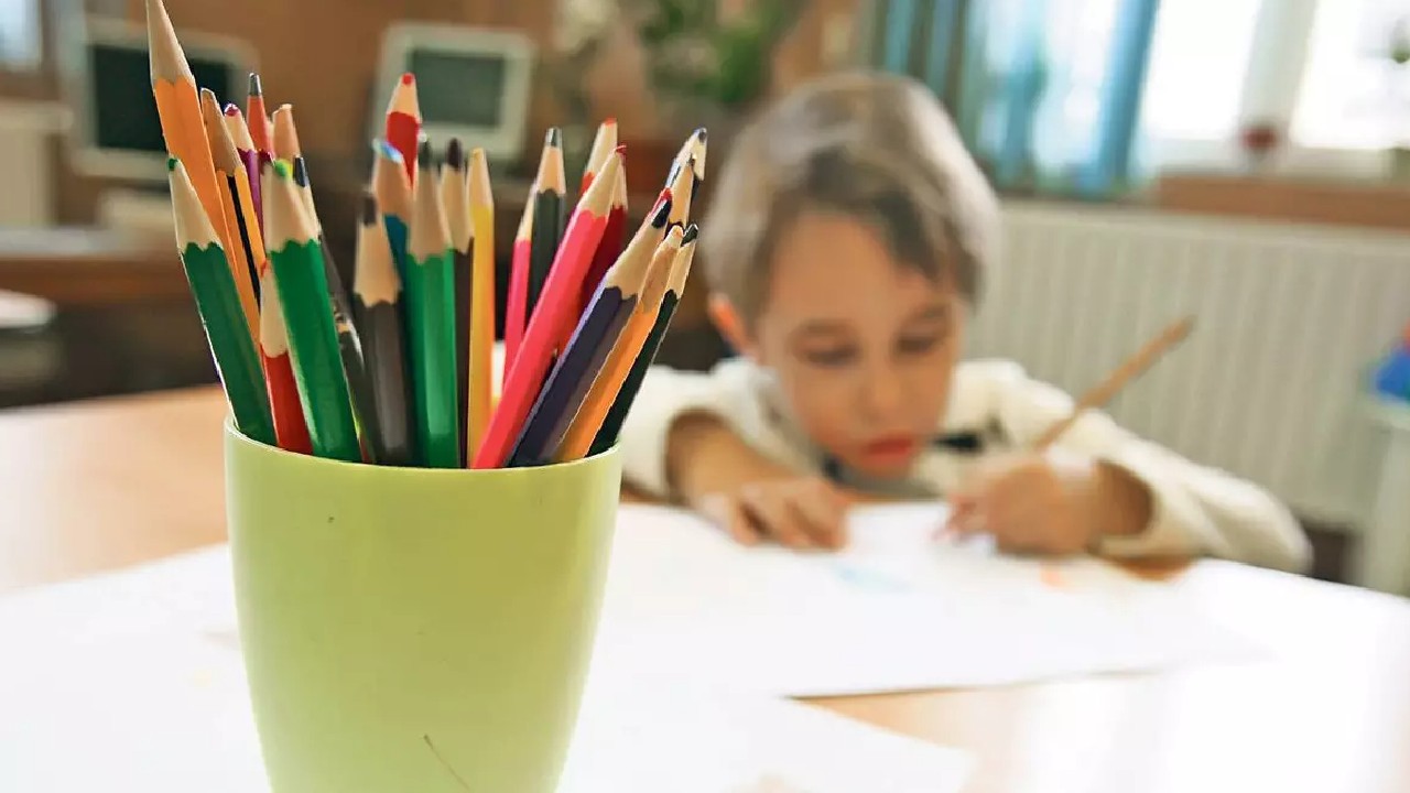 BANII intră pe card! Părinții vor primi alocațiile copiilor până la data de…