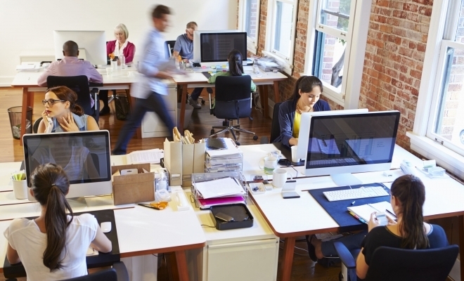 Sute de ANGAJAȚI se vor trezi cu salarii mai mici după ce s-a decis...