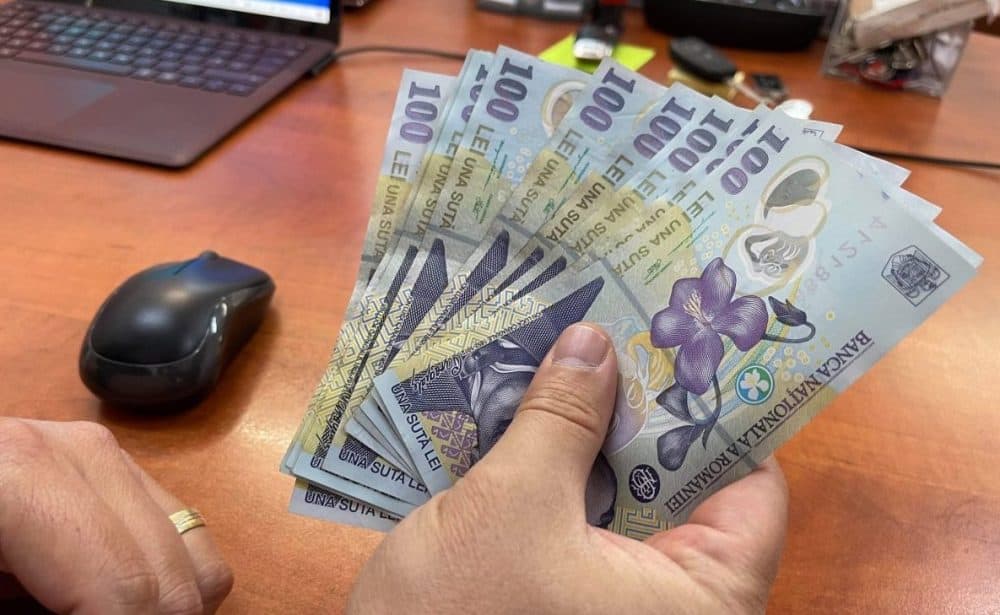 Angajatorii sunt OBLIGAȚI să îți mărească salariul dacă lucrezi pe venitul minim de…