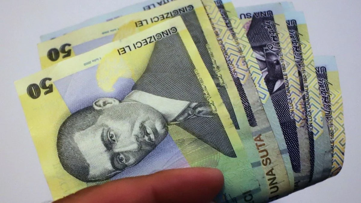 Milioane de pensionari primesc BANI în plus chiar luna aceasta, dar numai dacă…
