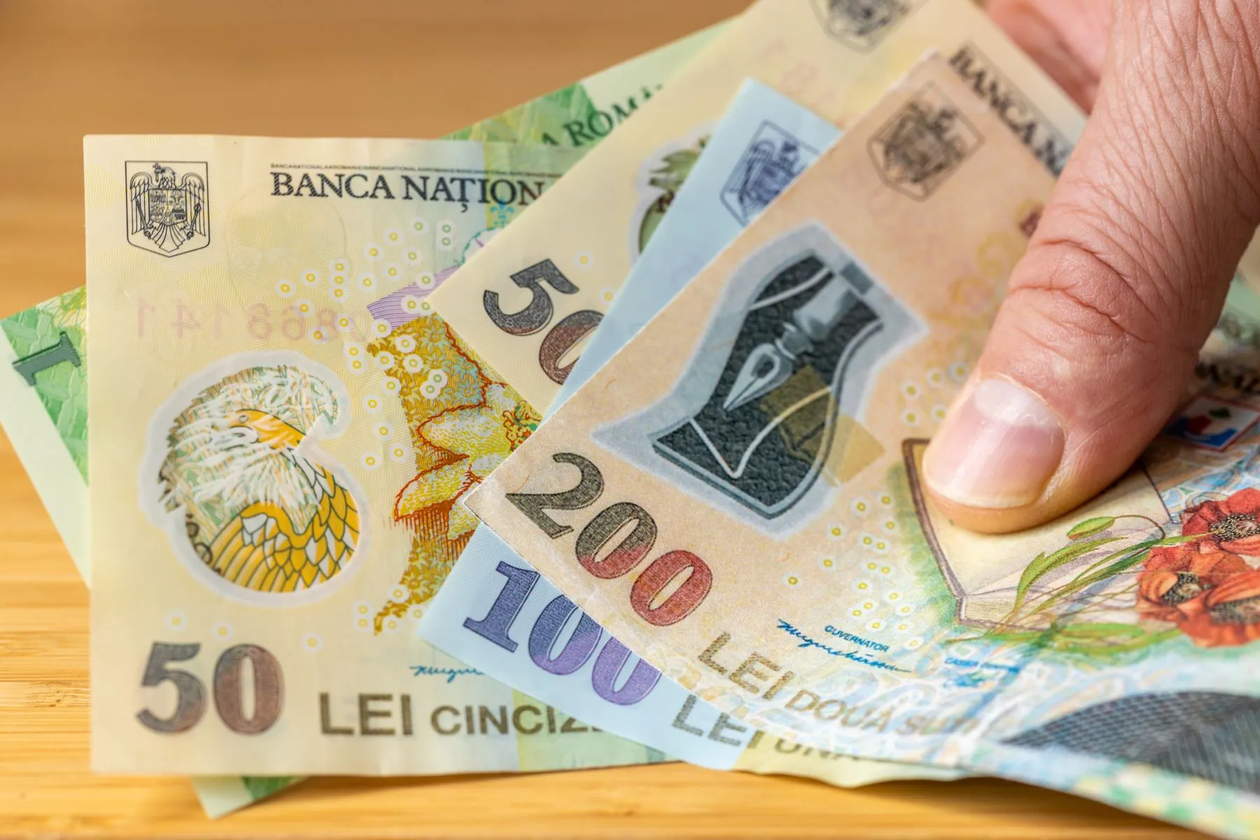 SUMA URIAȘĂ pe care o încasează lunar pensionarii speciali a ajuns la…