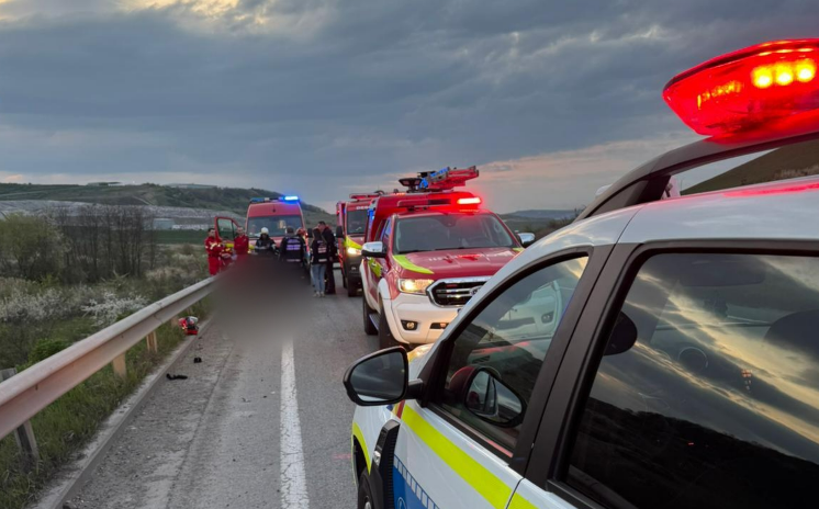 TRAGEDIE pe șosea după un impact violent. Echipele de salvare au găsit...