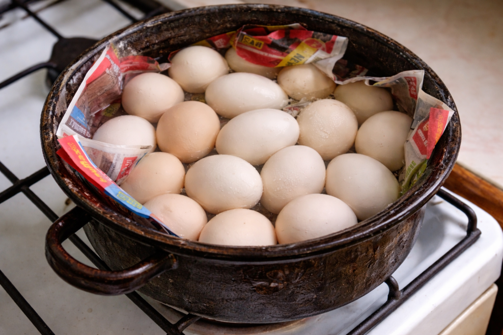 SECRETUL prin care poți fierbe ouăle de Paște fără să se mai spargă...