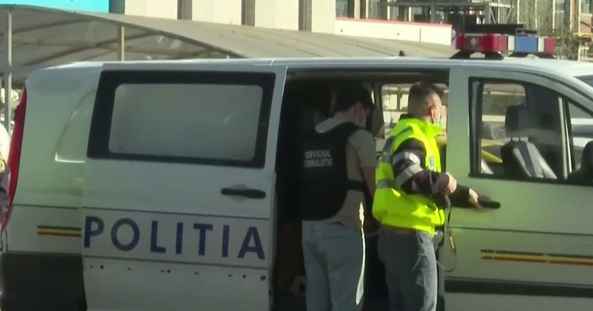 O fetiță a MURIT în parcarea unui mall, după ce mama a…