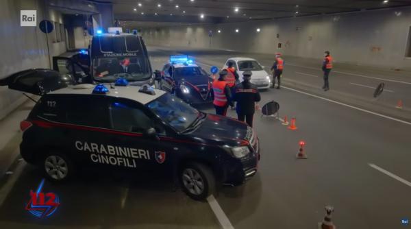 O româncă riscă 20 de ani de ÎNCHISOARE după ce polițiștii au oprit-o…
