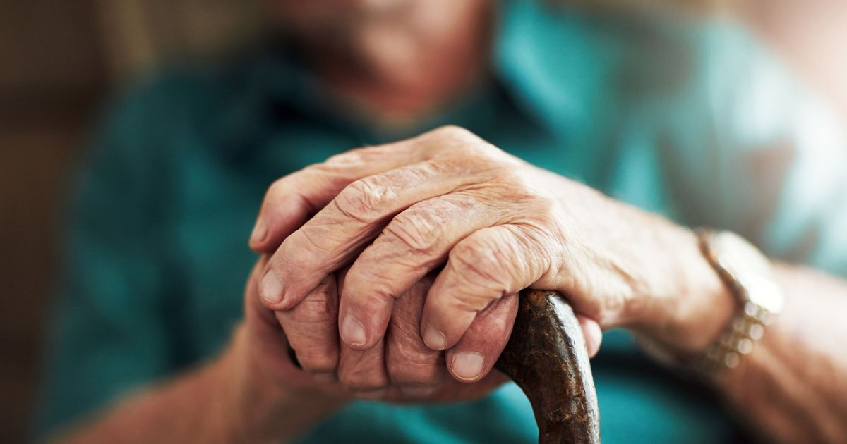 Milioane de PENSIONARI așteaptă banii de sărbători, însă plățile se amână până în...