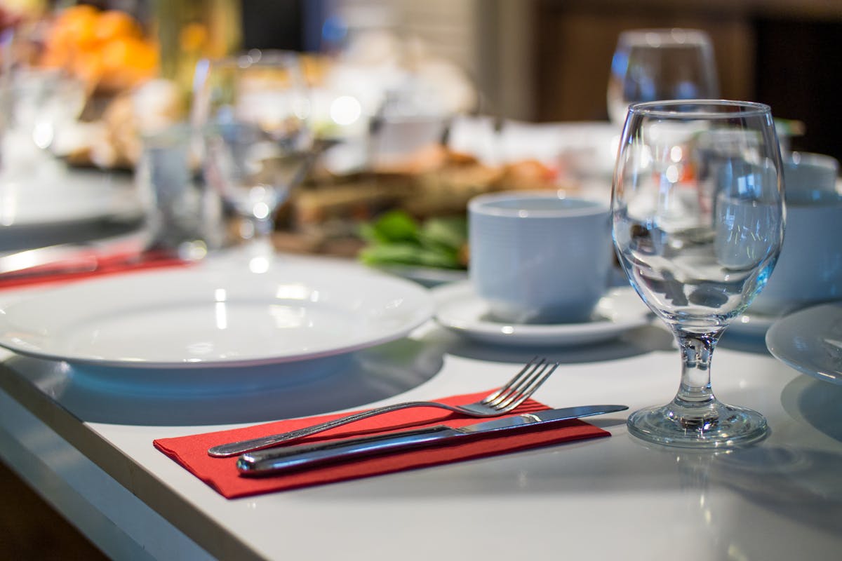 Trucul prin care restaurantele te fac să PLĂTEȘTI un bacșiș mult mai mare fără să…