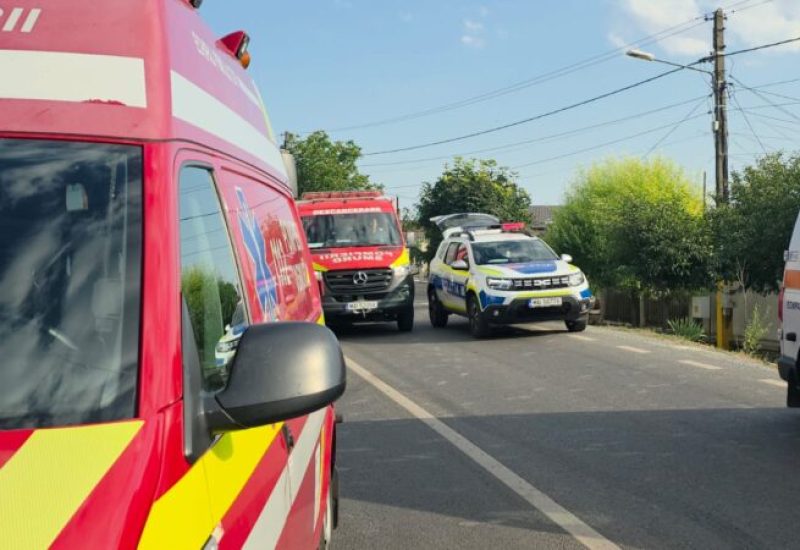 Un copil de 12 ani a CĂZUT dintr-o căruță și a fost lovit de…