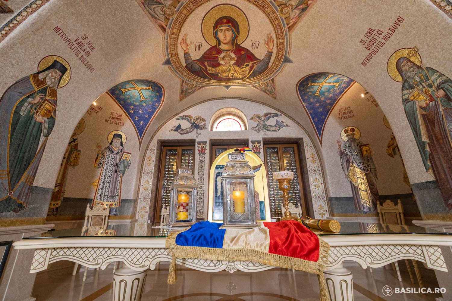 GREȘEALA pe care mulți români o fac cu lumânarea de la Înviere este…