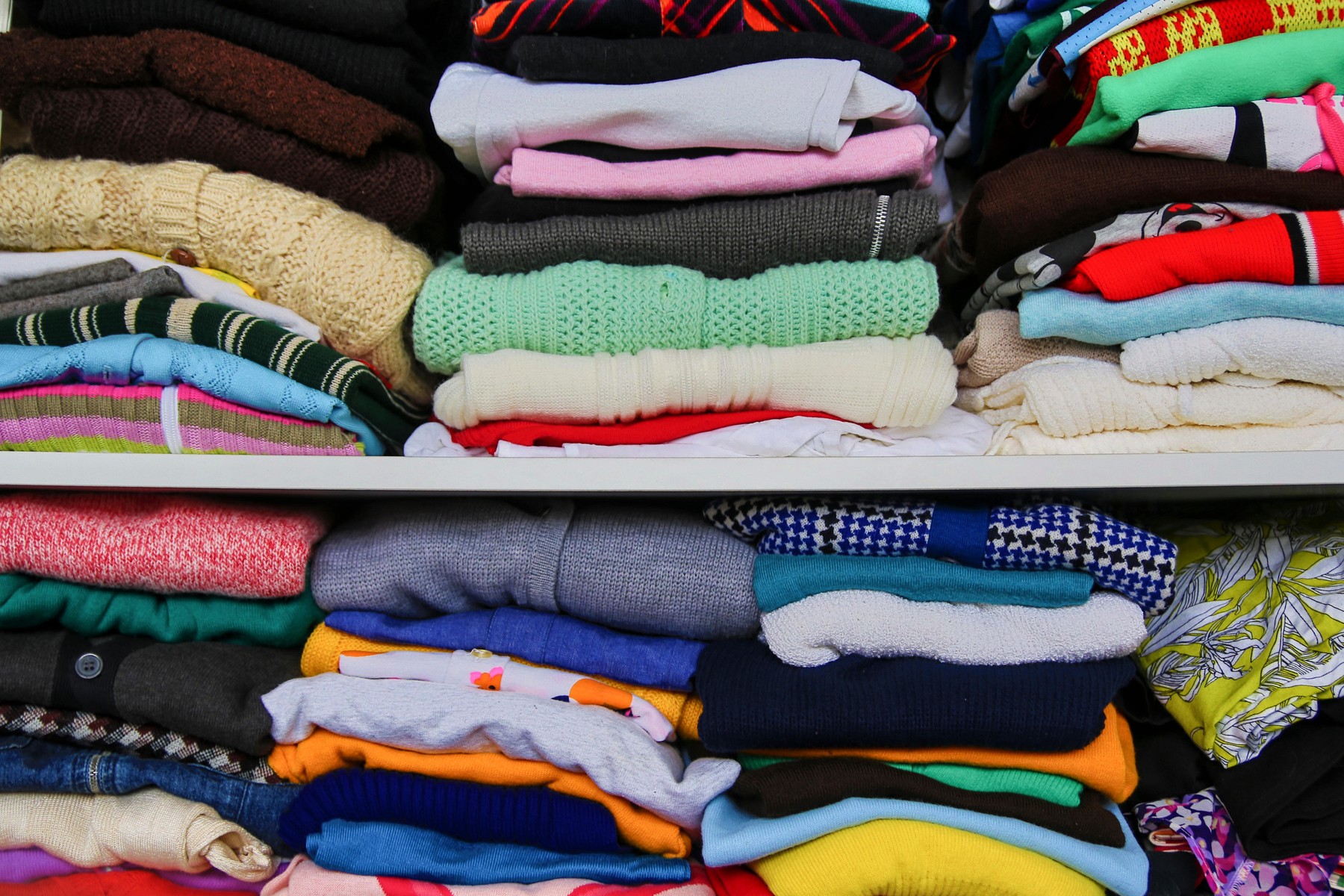 Nu mai ARUNCA hainele vechi sau rupte pentru că le poți transforma în...