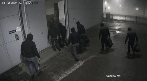 Grup de români ARESTAȚI după ce au jefuit TIR-uri în mișcare folosind…