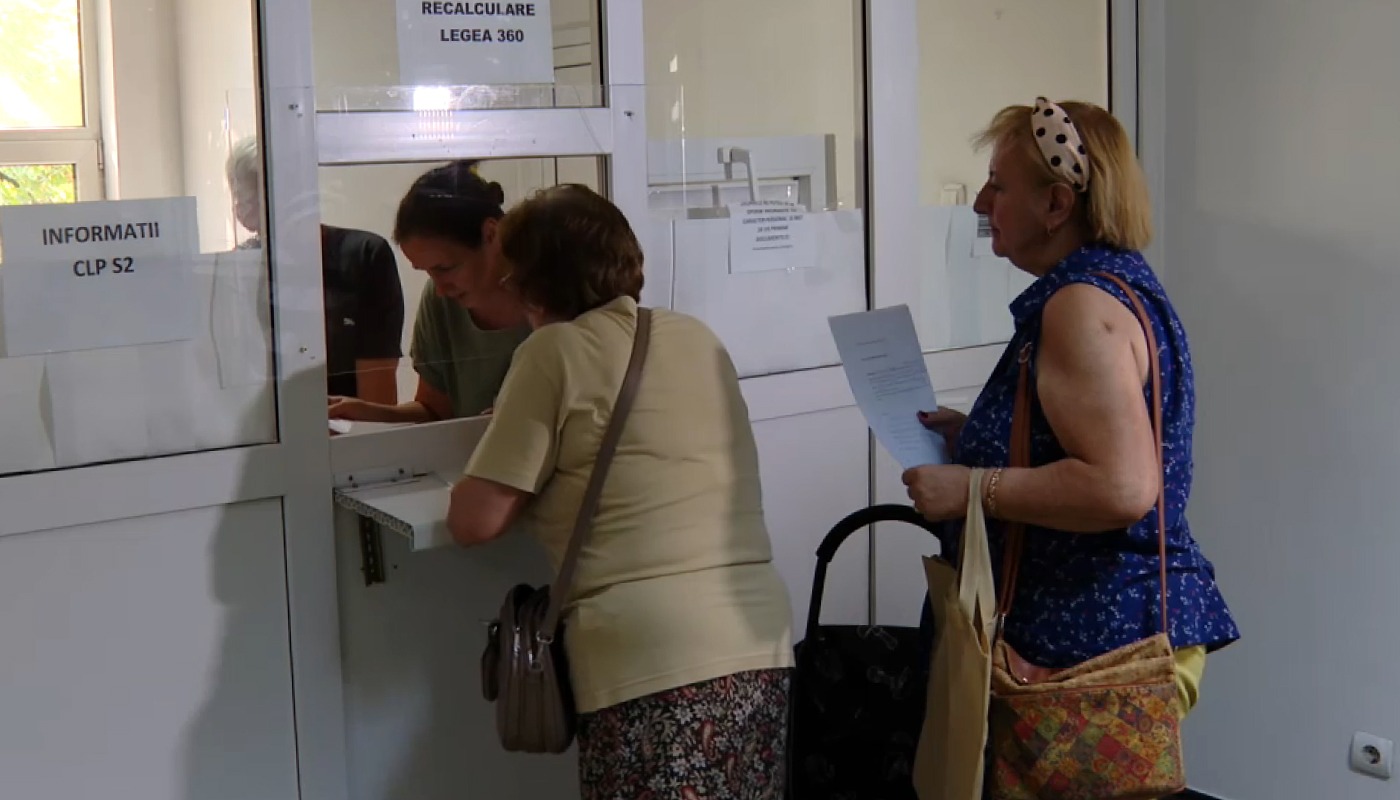 BANI în plus pentru mii de pensionari: primesc 595 de lei DACĂ…