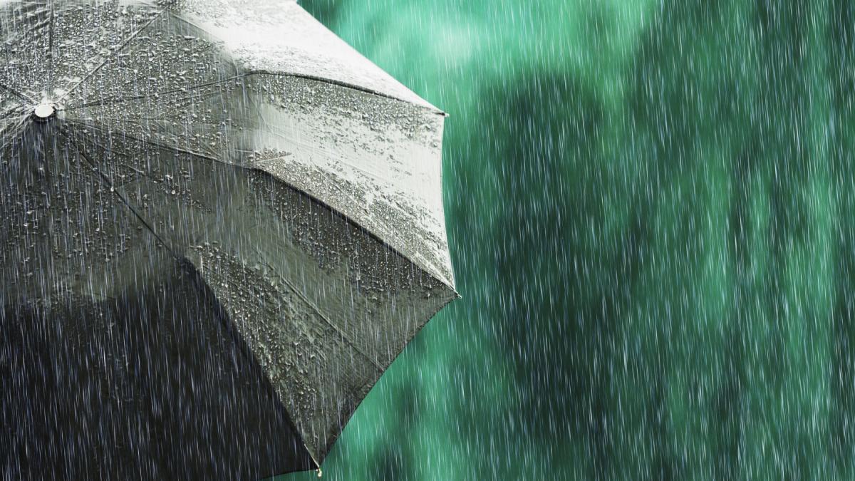 Meteorologii avertizează că un CICLON puternic lovește țara în weekend începând cu…