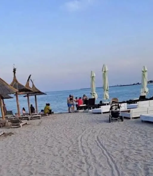 Vremea de toamnă a gonesc turiștii de pe litoral. Temperatura Mării Negre a coborât brusc până la 13 grade
