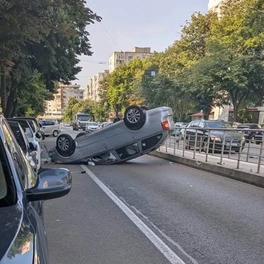 Tragedie pe o șosea din Arad. Un bărbat de 33 de ani a murit pe loc