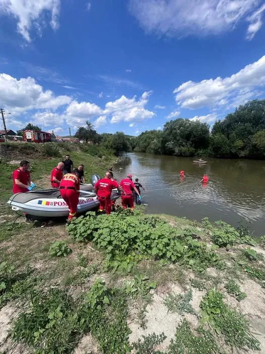 Sfârșit cumplit pentru doi verișori în râul Mureș. Au mers la scăldat și nu s-au mai întors acasă