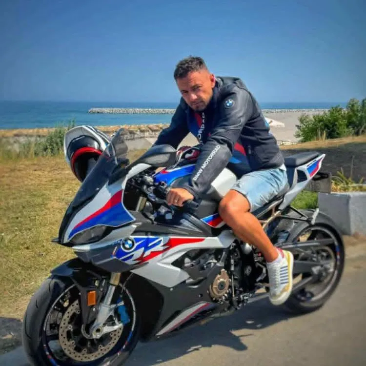 Accident mortal pe DN1. Un motociclist a murit după ce a intrat cu vehiculul sub un autocamion în județul Cluj
