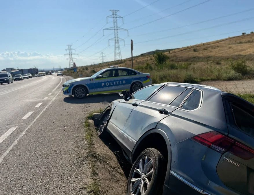 Tragedie rutieră la Cluj. O fetiță de 9 ani a murit după ce mașina în care se afla a lovit un cap de pod