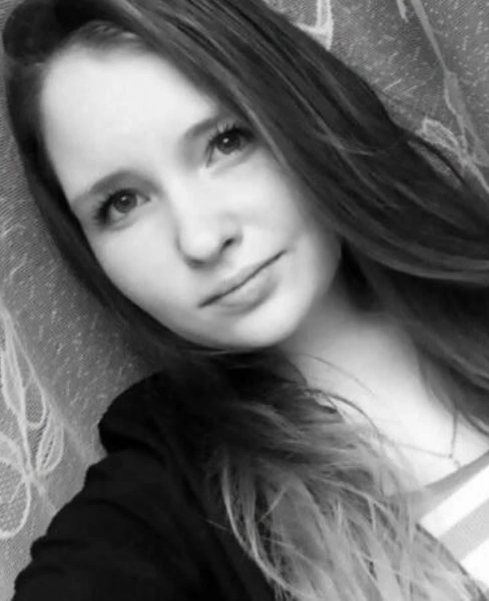 Adolescentă decedată într-un garaj. Iubitul ei este cercetat pentru omor