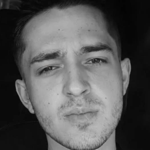 Un tânăr român de 19 ani a murit în Italia. Tragedia a avut loc pe un câmp din cauza caniculei