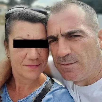 Crimă la Botoșani. Un bărbat a fost găsit îngropat în curtea locuinței după ce a fost ucis cu o lovitură de cuțit