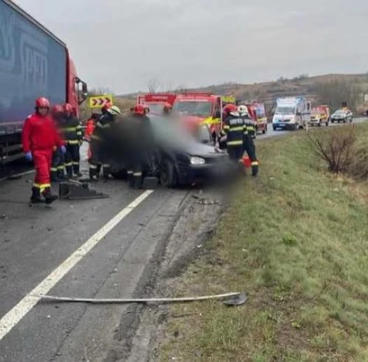 Tragedie rutieră în Dâmbovița. Cinci persoane au murit după ce un șofer fără permis a provocat un accident grav