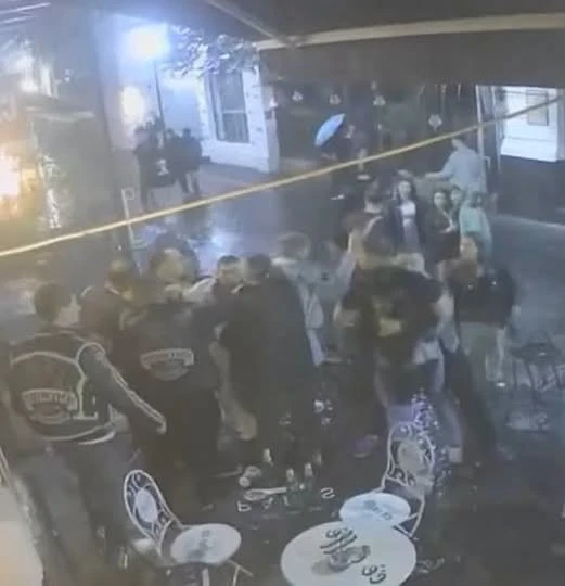 Bătaie sângeroasă în Centrul Vechi între români și ucraineni înaintea concertului masiv de pe Arena Națională