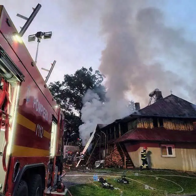 Tragedie la Mănăstirea Bisericani. O persoană a fost găsită carbonizată în urma unui incendiu puternic