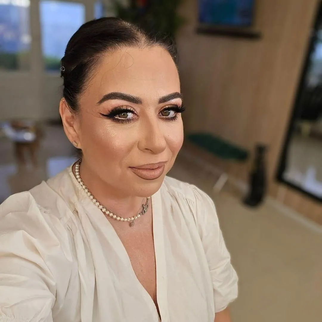 Oana Roman, terorizată în mediul online. Vedeta a fost amenințată cu moartea și urmărită până acasă