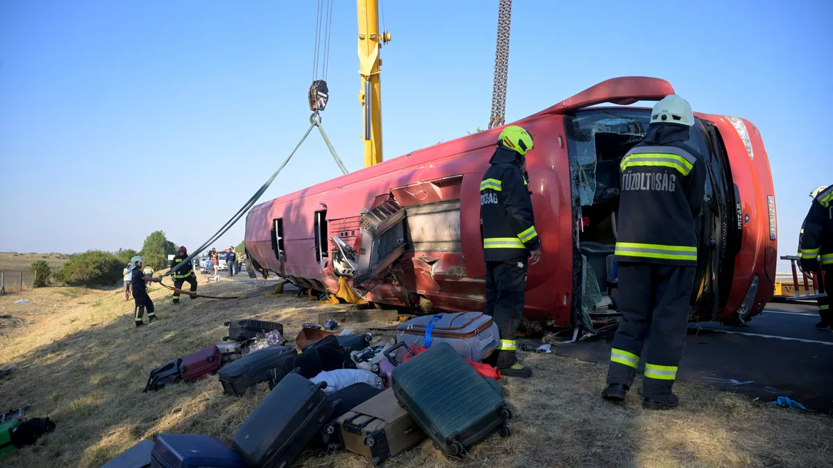 Coșmar pe autostradă! 12 morți și zeci de răniți după ce un aut…