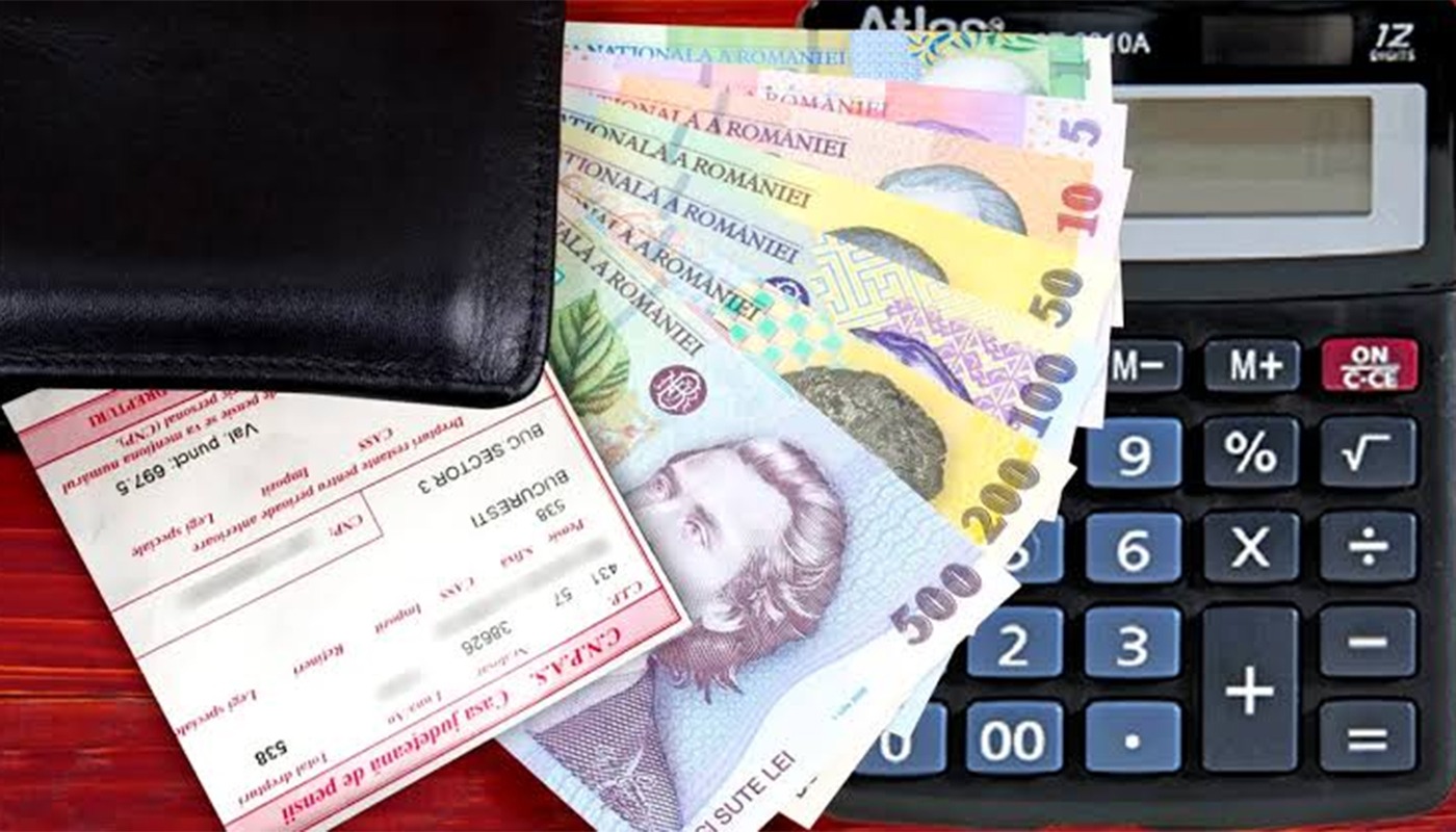 Calendarul plăților pentru pensii și alocații în luna august. Când intră banii pe card și prin poștă