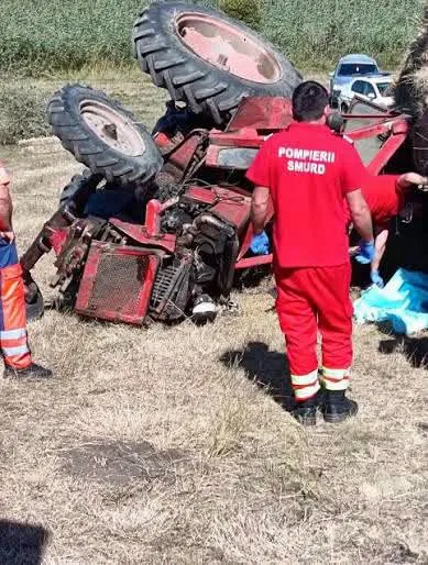 Primarul unei comune din Hunedoara a murit după ce un utilaj s-a răsturnat peste el
