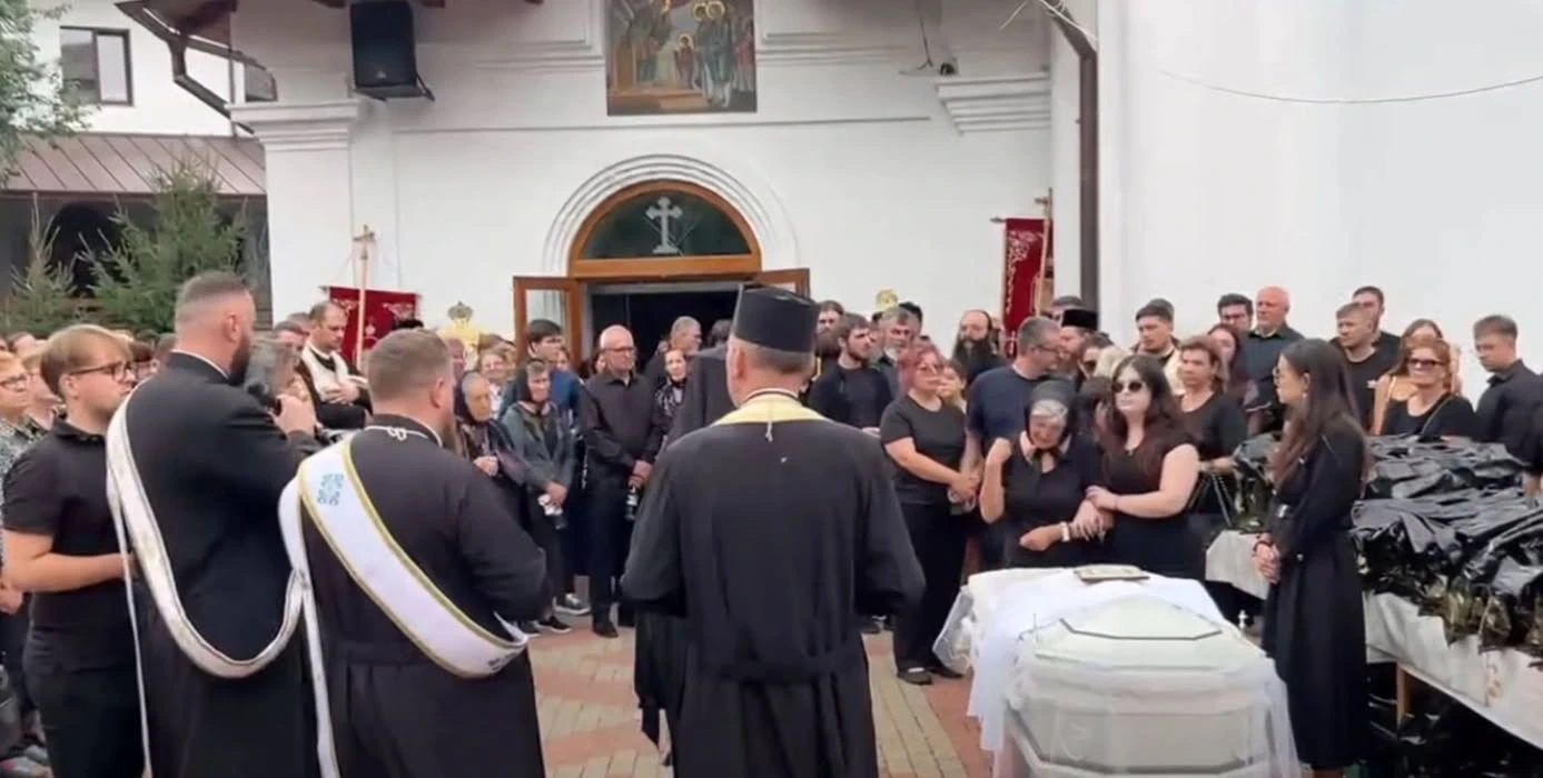 Sute de oameni și Mihaela Borcea l-au condus pe ultimul drum la Botoșani pe omul de afaceri Mihai Alexandru Mitoșeriu