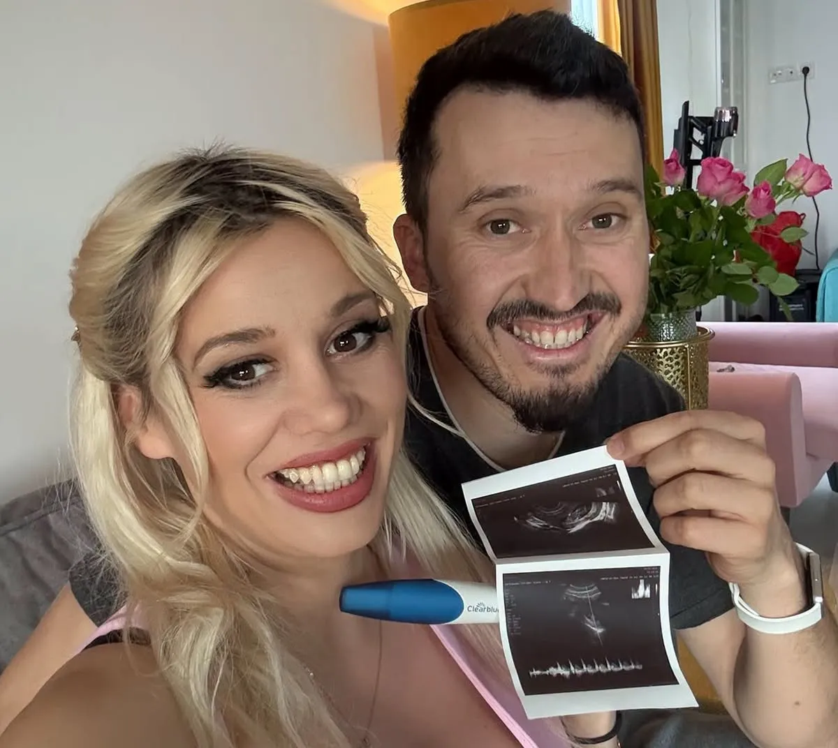 Anisia Gafton este însărcinată în luna a noua. Cum se pregătește artista pentru primul său copil