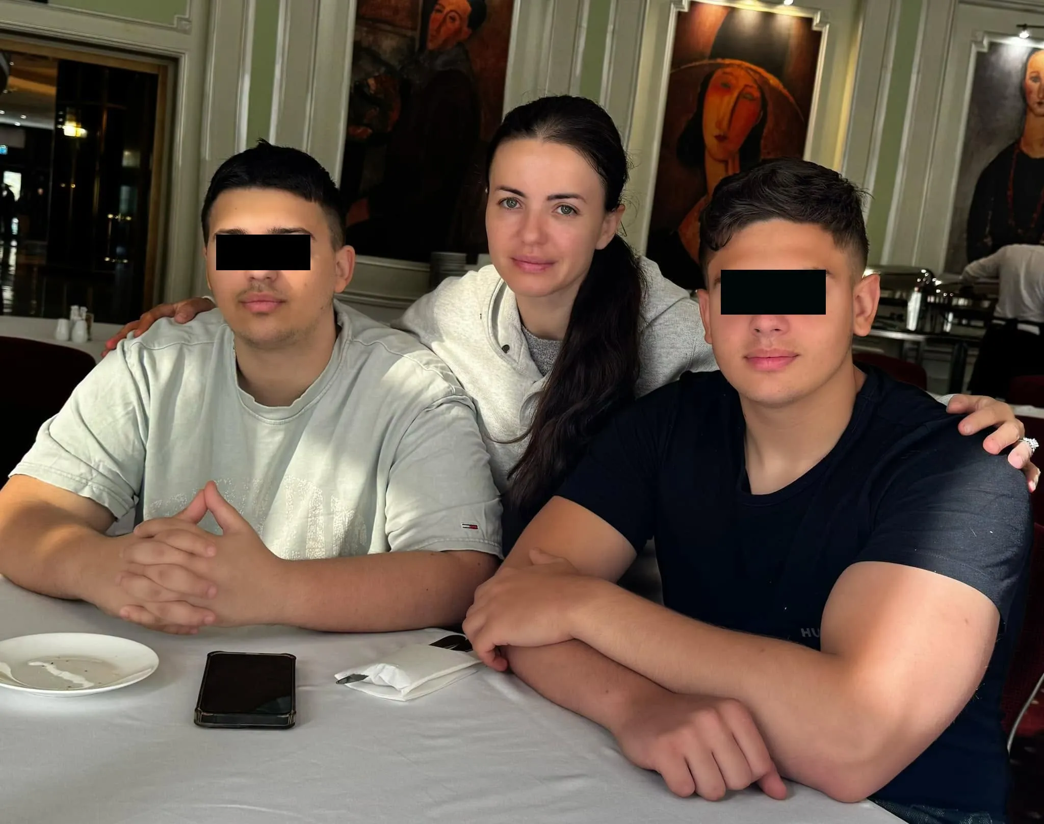 Drama Mădălinei Apostol. Copiii și familia sunt îngenuncheați de durere după ce femeia a pierdut lupta cu depresia