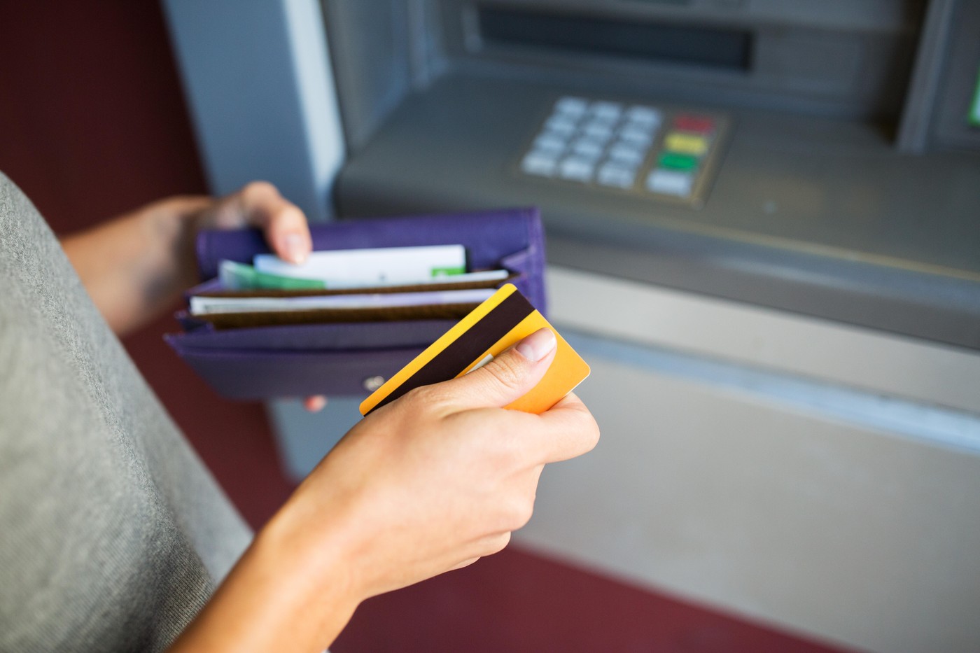 Ce se întâmplă cu banii din bancă dacă titularul a murit. Regula strictă pe care toți românii trebuie să o știe