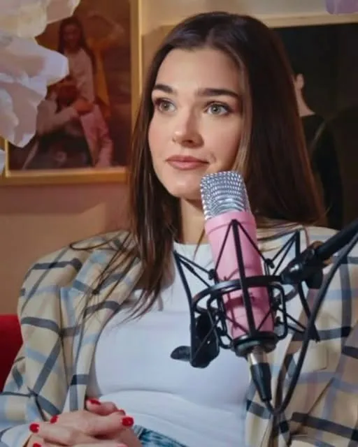 Theo Rose a stârnit reacții pe internet după un anunț despre un divorț. Motivul real al deciziei luate